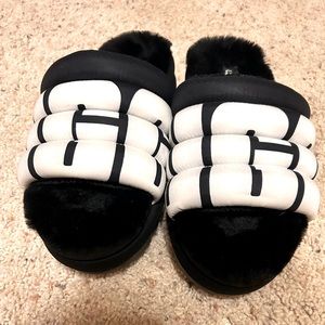 UGG Maxi Slide brand new never worn size 8